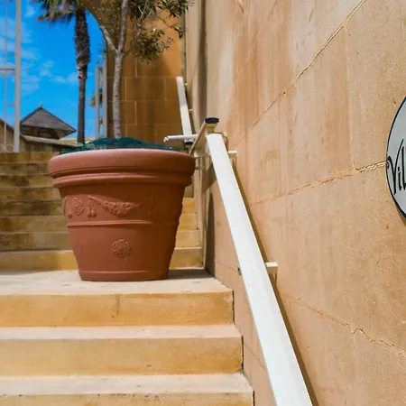 فندق مبيت وإفطار Al Faro *