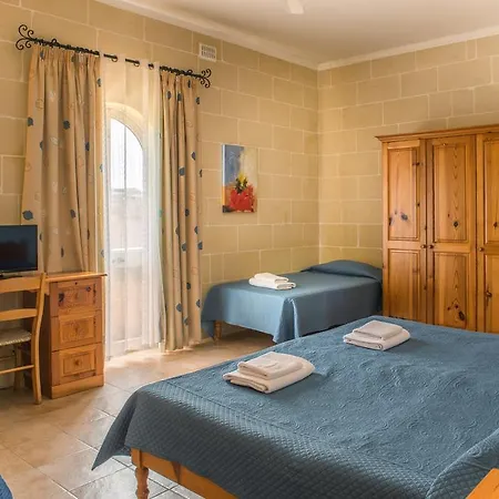 Al Faro فندق مبيت وإفطار *