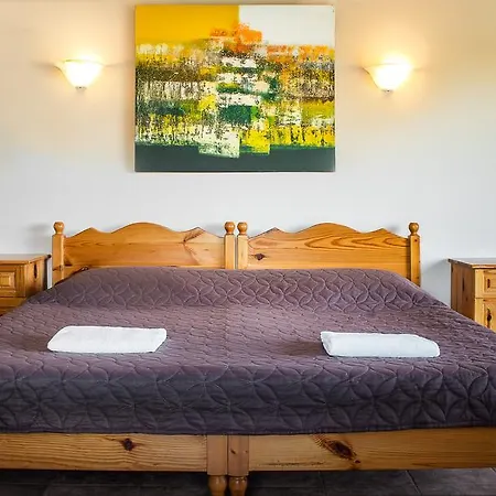 فندق مبيت وإفطار Al Faro *