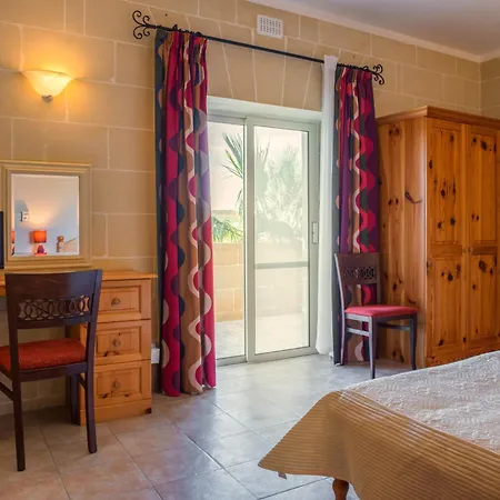 Al Faro Bed & Breakfast *