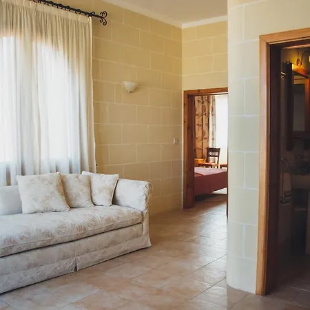 فندق مبيت وإفطار Al Faro