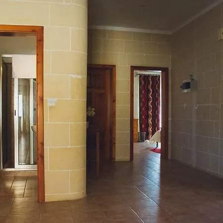 فندق مبيت وإفطار Al Faro *