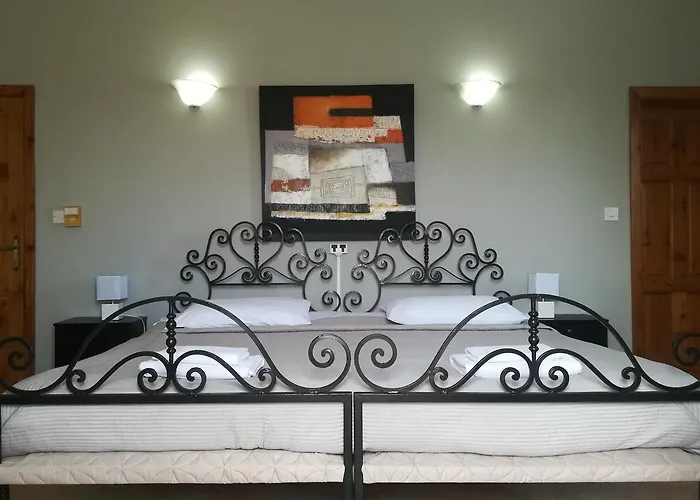 Al Faro Bed & Breakfast *