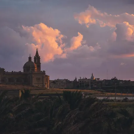 Al Faro Bed & Breakfast