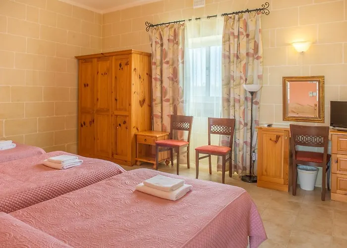 Al Faro Bed & Breakfast *